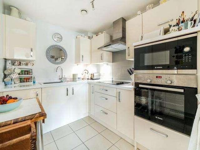 Flat for sale in Fossebridge, Gloucestershire
