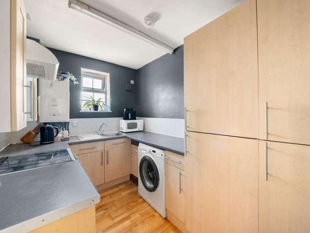 Flat for sale in London Borough of Ealing, Greater London