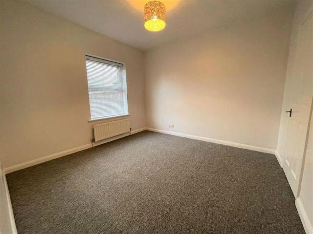 Flat for sale in Farnborough, Hampshire