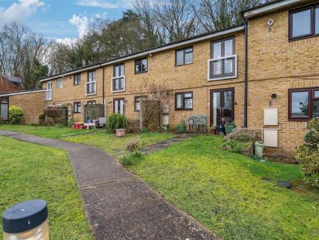 Flat for sale in Denham, Denham Green