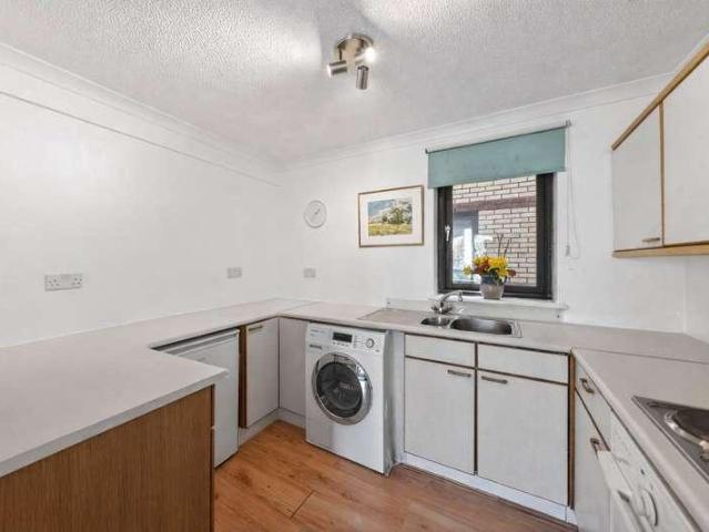Flat for sale in The Slade, Oxfordshire