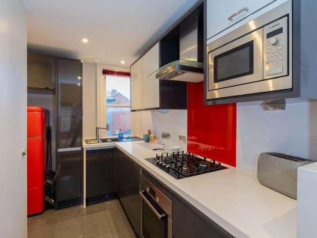 Flat for sale in Lunnon, Buckinghamshire