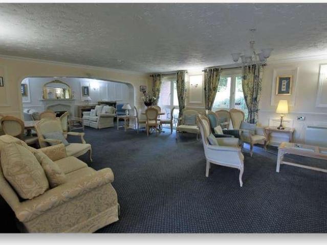Flat for sale in Bromsgrove, Worcestershire