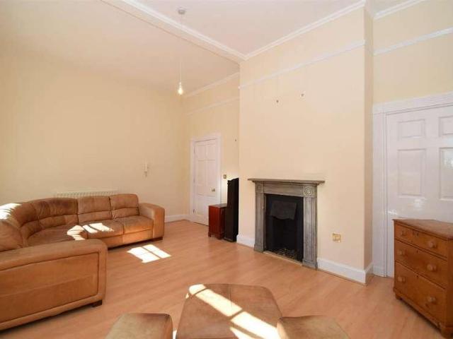 Flat for sale in West Yorkshire