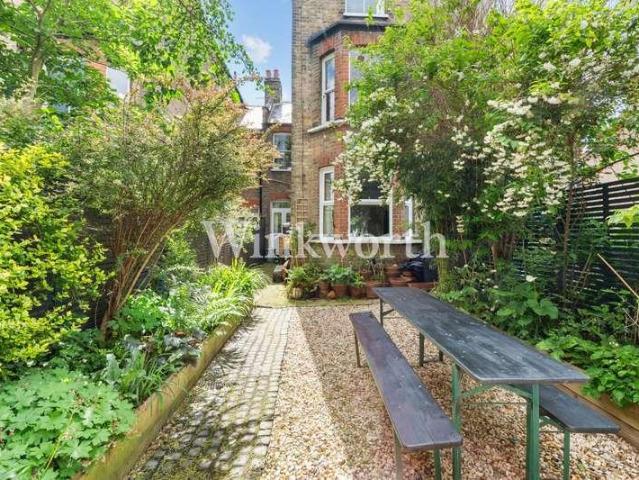 Flat for sale in London Borough of Haringey, Greater London