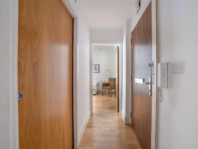 Flat for sale in City of Westminster, Greater London