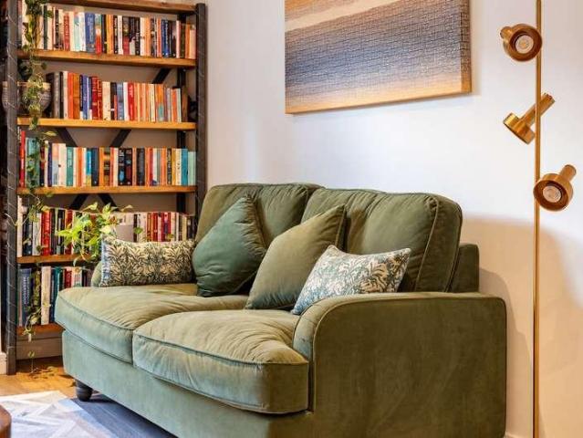 Flat for sale in Bromley-by-Bow, Greater London