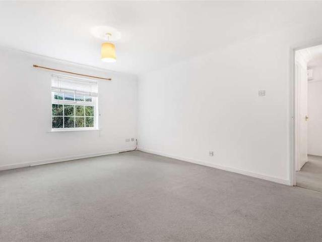 Flat for sale in Duton Hill, Essex