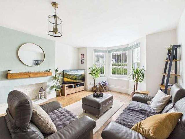 Flat for sale in Brixton, Greater London