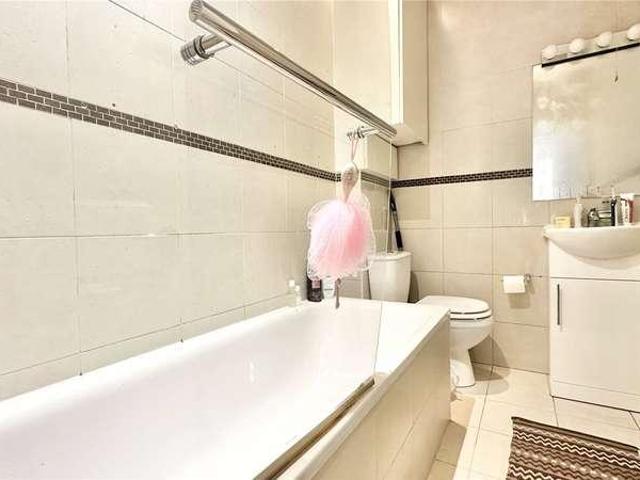 Flat for sale in New Barnet, Isle Of Man
