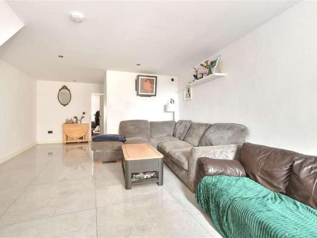 Flat for sale in Cross In Hand, East Sussex