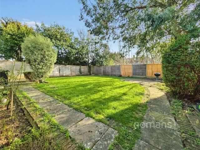 Flat for sale in Earley