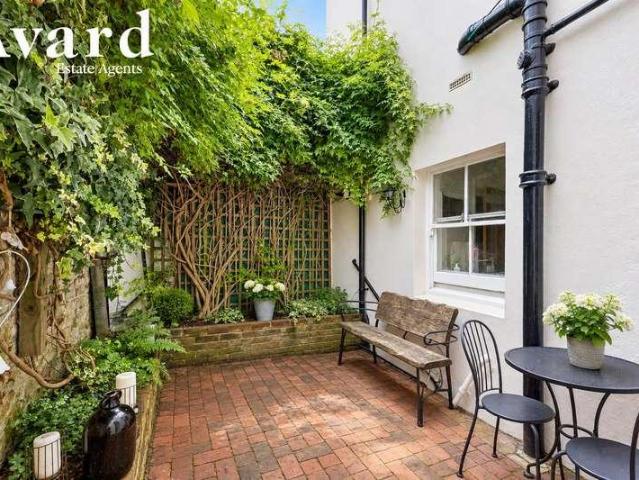 Flat for sale in Round Hill, Brighton & Hove