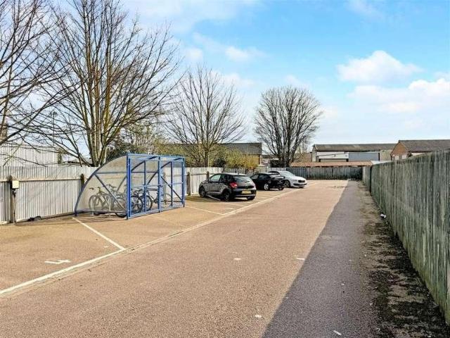 Flat for sale in Walton, Eastbridge
