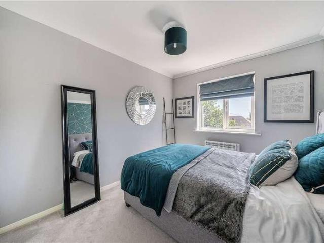 Flat for sale in Kempton Park, Sunbury
