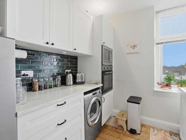 Flat for sale in Kilbirnie, Scotland