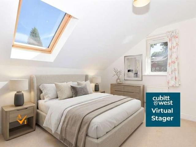 Flat for sale in Hillview, Surrey