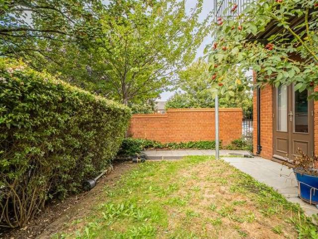 Flat for sale in Newtown, Reading