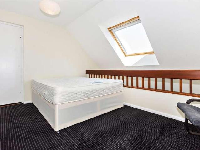 Flat for sale in Stepney, Greater London