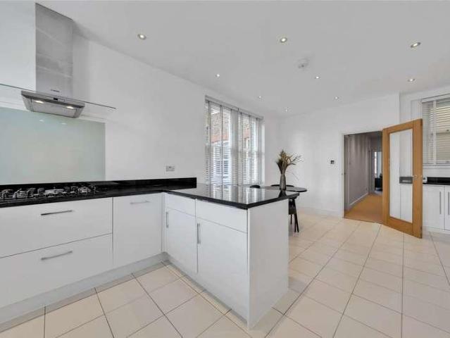 Flat for sale in Kensal Town, Maida Vale