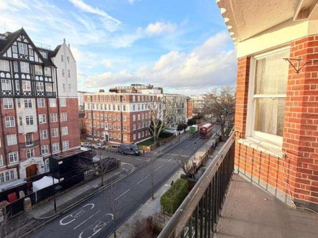 Flat for sale in St. John's Wood, Greater London