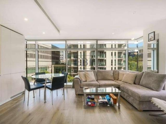 Flat for sale in E14, Cat Hill