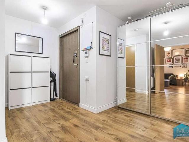 Flat for sale in West Hampstead, Greater London