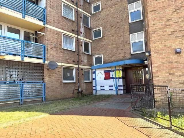 Flat for sale in Little Ilford, Greater London