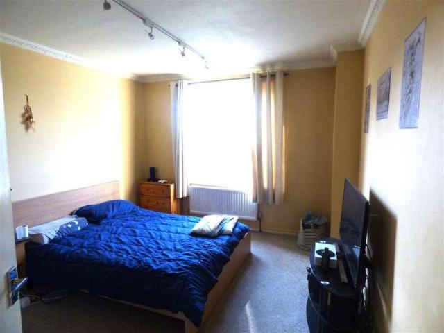 Flat for sale in Bermondsey, Greater London