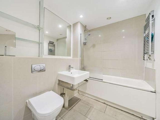 Flat for sale in Georgia, Greater Manchester