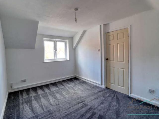 Flat for sale in Burrow's Bush, Wellingborough