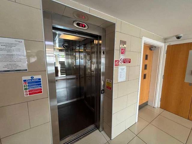 Flat for sale in Calderstones