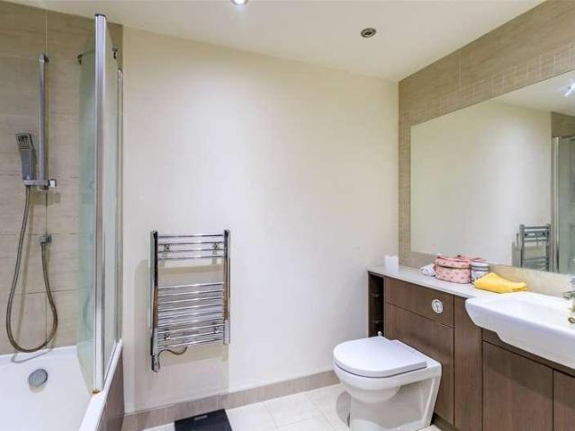 Flat for sale in Colindale, Greater London
