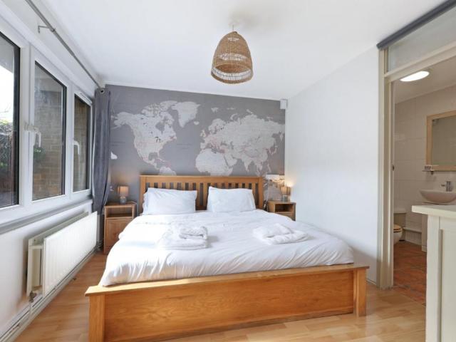 Flat for sale in London Borough of Lewisham, Greater London