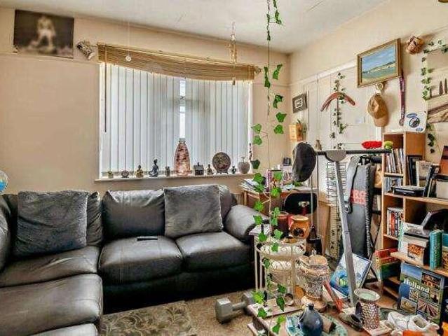 Flat for sale in Key Street, Suffolk