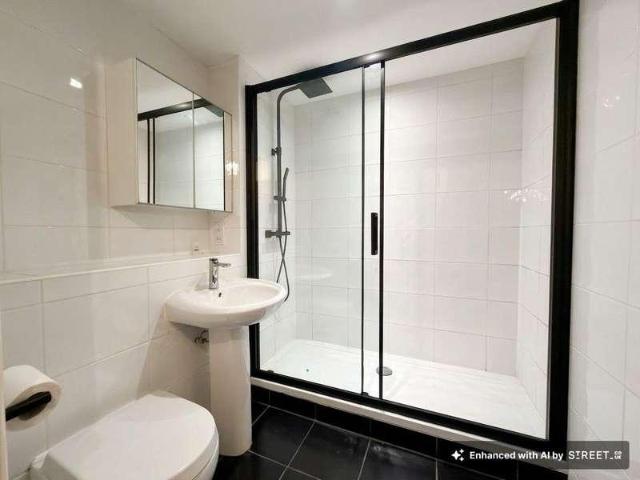 Flat for sale in Milton Keynes