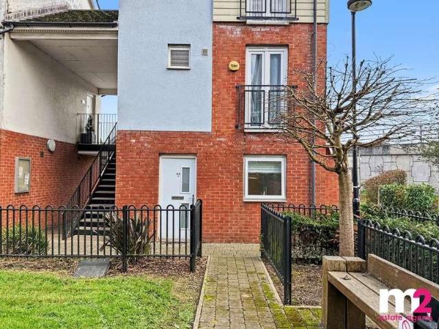 Flat for sale in Pillgwenlly, Wales
