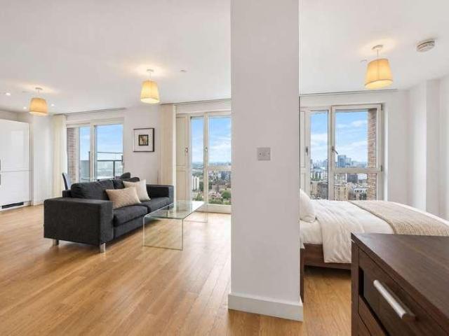 Flat for sale in Bromley-by-Bow, Greater London