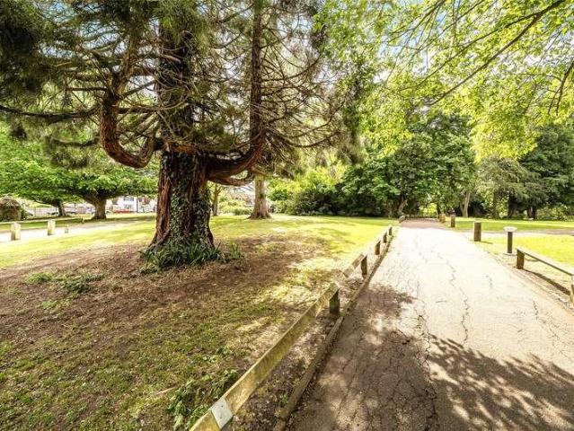 Flat for sale in Greater London