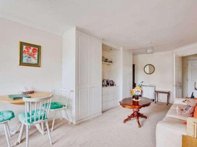 Flat for sale in Sudbury, Greater London