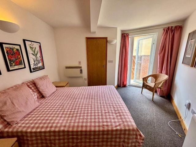 Flat for sale in Bristol, Baptist Mills