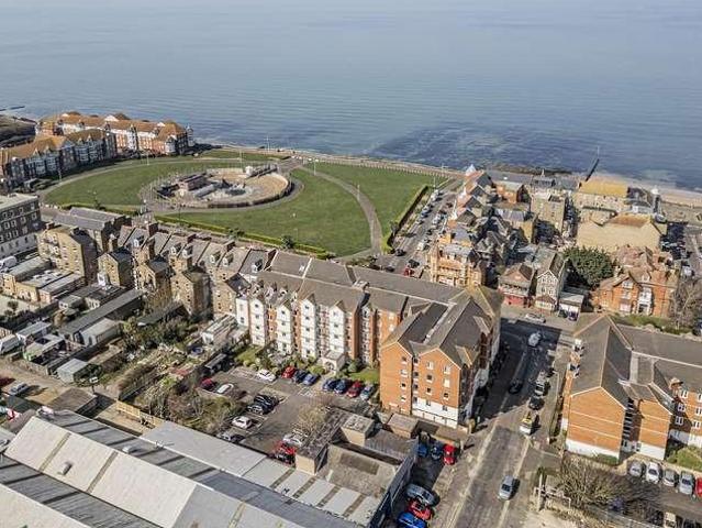 Flat for sale in Cliftonville West, Acol