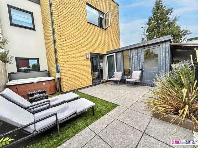 Flat for sale in Watergate, Devon
