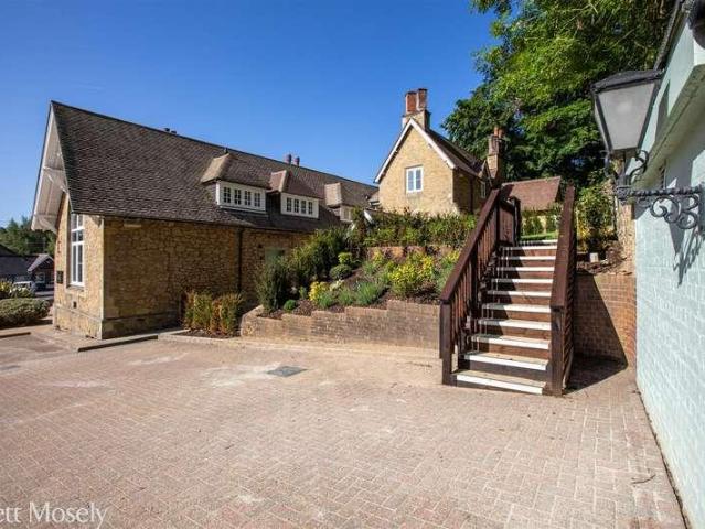 Flat for sale in The Butts, Kent