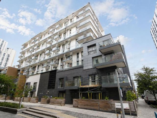 Flat for sale in East Greenwich, Greater London