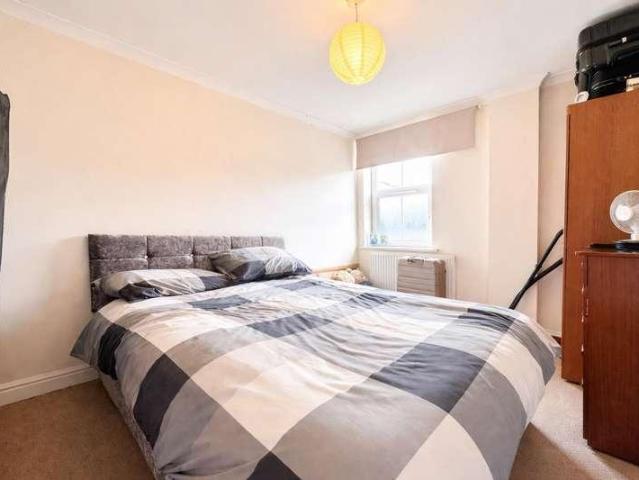 Flat for sale in Gadlys, Aberdare