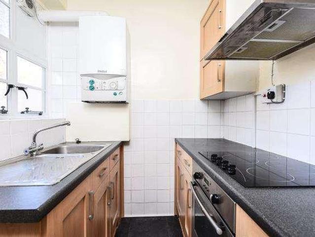 Flat for sale in North Sheen, Greater London