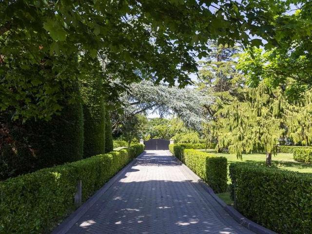 Flat for sale in St. George in the East, Greater London