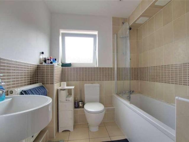 Flat for sale in Whitley, Reading