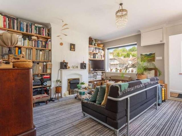 Flat for sale in Round Hill, Brighton & Hove